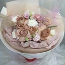 Букет Кофейное безумие из роз и эустом