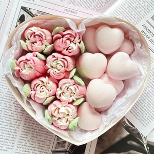 Сердца и зефирные цветы "Любовь"