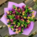 Букет из ярких альстромерий