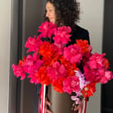 Шляпная коробка с цветами «Мишэль» из роз и орхидей