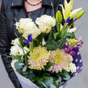 Букет «Для него» из роз и ирисов