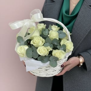 Корзина с цветами «Композиция "Мондиаль"» из роз