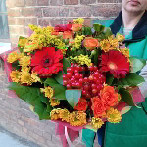 Букет «Краски осени» из роз и гербер