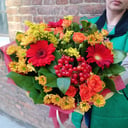 Букет «Краски осени» из роз и гербер