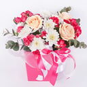 Композиция «Цветочный штрих» из роз и хризантем