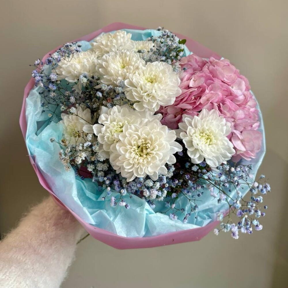 Букет «Красивый микс» из хризантем и гортензий