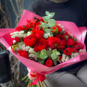 Букет «Чувства» из роз и альстромерий