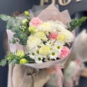 Букет цветов Нежность облаков из роз и эустом