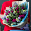 Стойкий букет с гиацинтами