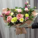 Букет «Романтика» из гвоздик и роз