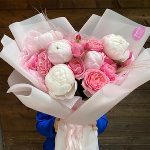 Букет «Пионы и пионовидной розы»