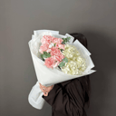 Букет из гортензии и 7 диантусов