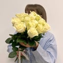 Букет живых цветов из 15 белых роз