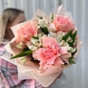 Ажурный букет с альстромерией