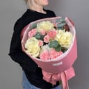 Изысканный букет с ажурными розами 256