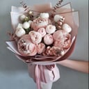 Букет «Шебби шик» из роз и пионов