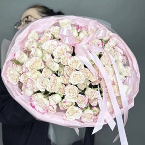 Букет кустовых роз