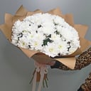 Воздушный букет с кустовыми хризантемами