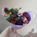 Осенний букет из роз и экзотических цветов