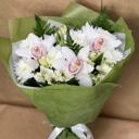 Букет «Райские бабочки» из альстромерий и орхидей