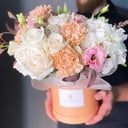 Композиция «Тотал беж» из эустом