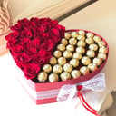 Подарочный набор «Красные розы и Ферреро»