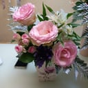 Коробка с цветами «Композиция "Просто так"» из роз и альстромерий