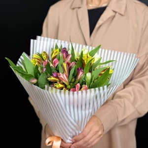 Букет «Альстромерия микс»