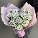 Букет «Ромашковое сердце» из хризантем