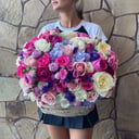 Корзина с цветами "Небеса" из роз и гортензий