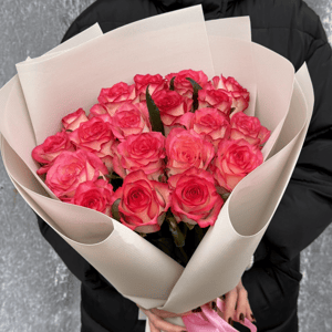 Букет из 19 бело-розовых роз Джумилия