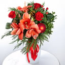 Букет «Магия омелы» из роз и экзотических цветов