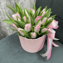 Тюльпаны в шляпной коробке