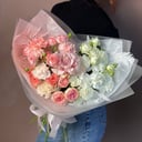 Букет с розово-сливочным градиентом 237 из гвоздик