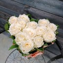 Композиция в форме сердца «Сердце из белых роз»