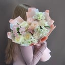 Букет из роз и эустомы "Динамика любви"