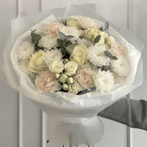 Букет "Брызги шампанского" из роз и хризантем