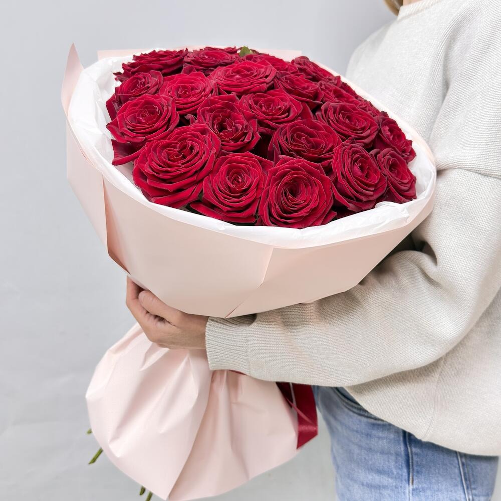 Букет красных роз "Наоми"