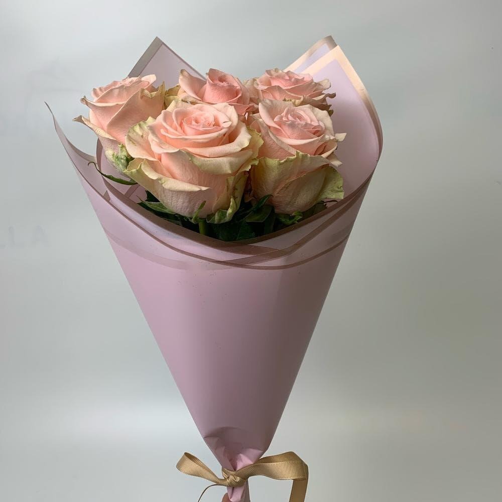 Букет из розовых роз 5 шт