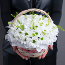 Корзина с цветами «Зефирная фантазия» из хризантем