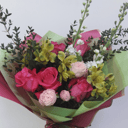 Букет «Пинк лав» из роз и альстромерий