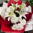 Букет для женщин и мужчин на день отца из роз и хризантем