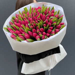 Букет «Тюльпаны в малиновом оттенке»