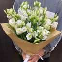 Букет из лизиантуса из эустом