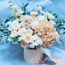 Цветы в Коробке Персиковый джэм из роз и гвоздик