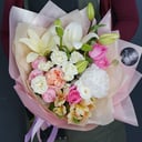 Авторский букет Весенний из роз и лилий