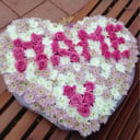 Композиция в форме сердца «Любимой Маме» из роз и хризантем