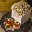 Коробка с цветами «Шкатулка из клубники в шоколаде Монблан»