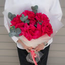 Букет из 5 розовых роз "Синьора Медичи"