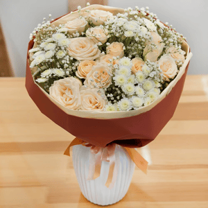 Букет «Тайна солнечного утра» из роз и хризантем